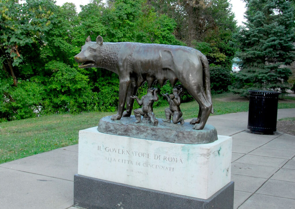Capitoline Wolf statue in Eden Park
